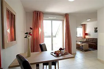 De La Source Hotel apartamentowy Salies-de-Béarn