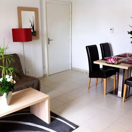 De La Source Hotel apartamentowy 3*