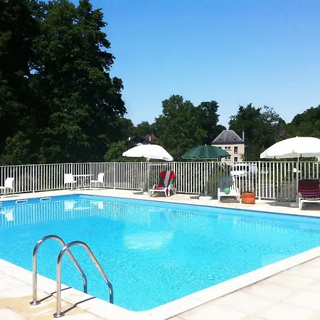 Hotel apartamentowy De La Source Salies-de-Béarn