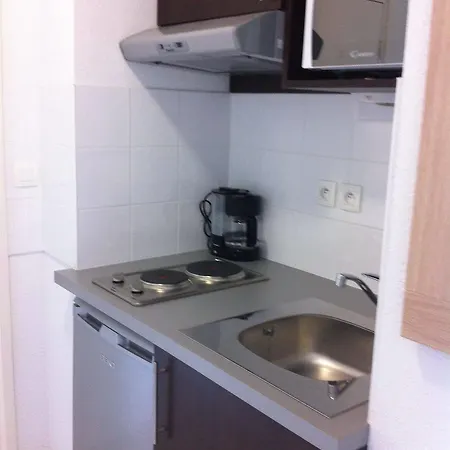 Hotel apartamentowy De La Source Salies-de-Béarn